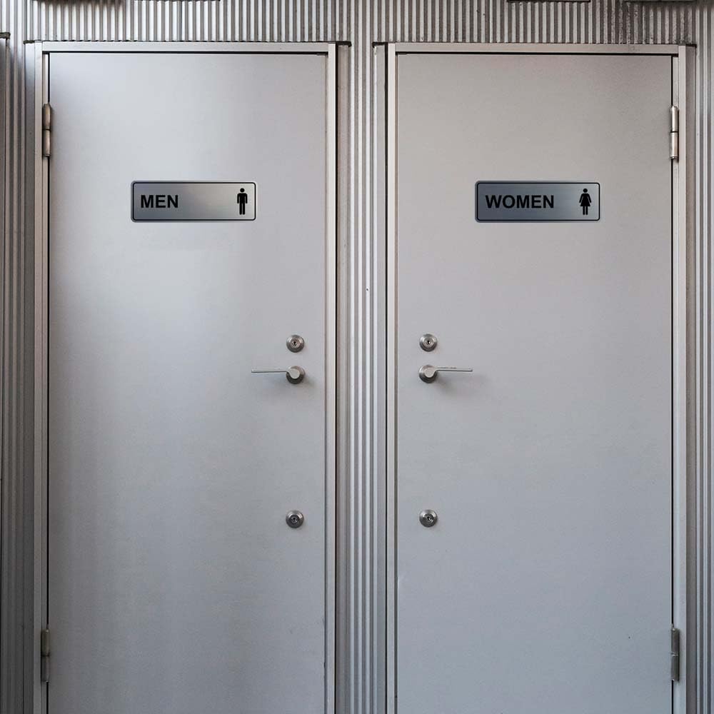 Letrero estándar para baño para hombres y mujeres (juego de 2) – Oro cepillado – Tamaño mediano, paquete de 5 (10 piezas)