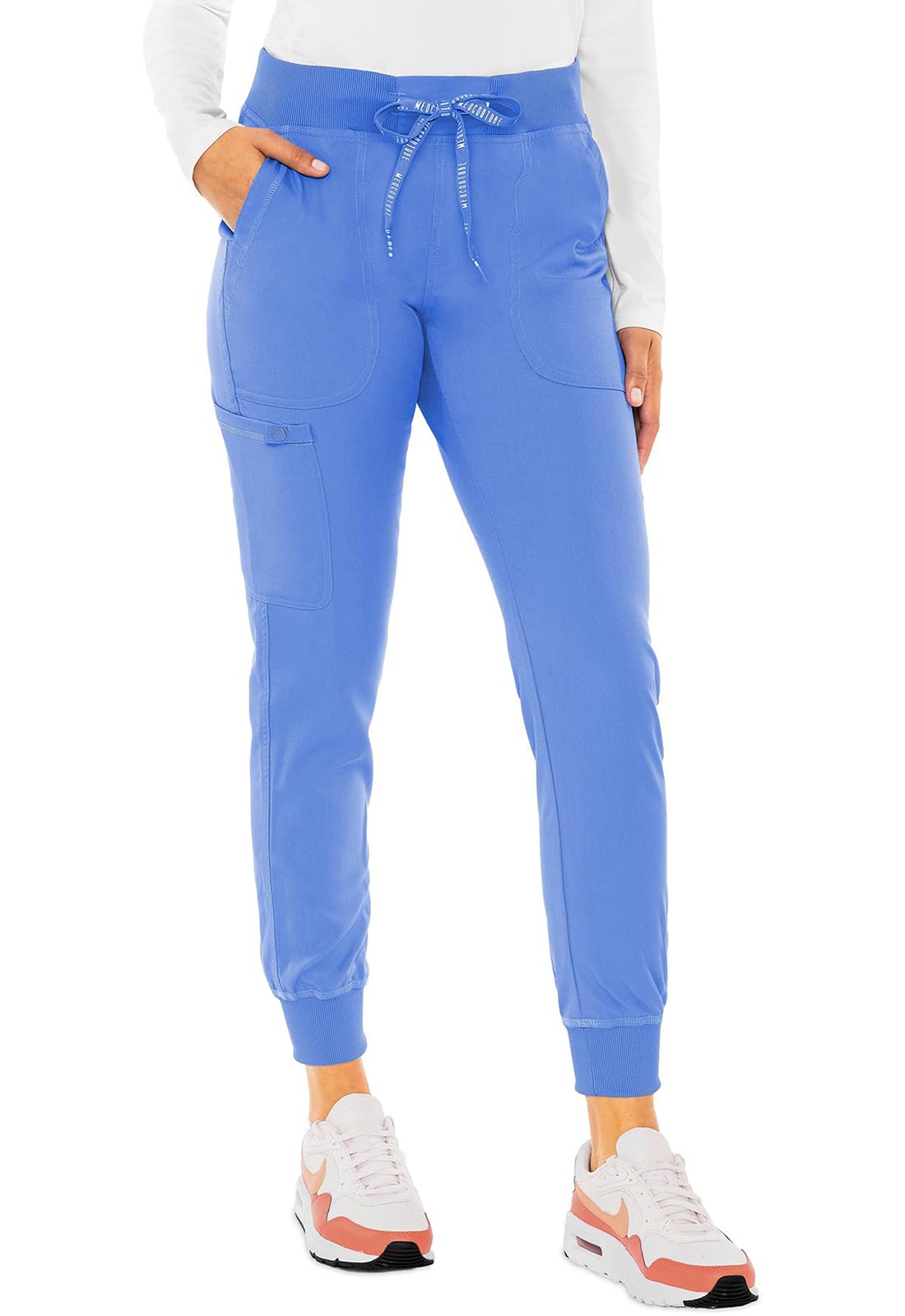 Med Couture Conjunto de uniforme médico para mujer con cuello en V MC7448 y pantalones elásticos en 2 direcciones 7710, Ciel- XL Top/XL Petite Pant