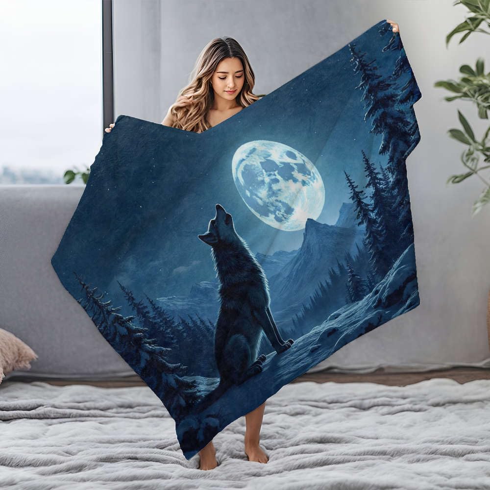 Biały koc wilk wyjący do pełni księżyca w śnieżnym krajobrazie. Flanelowy koc popielniczka narzuta na łóżko (150 x 200 cm)