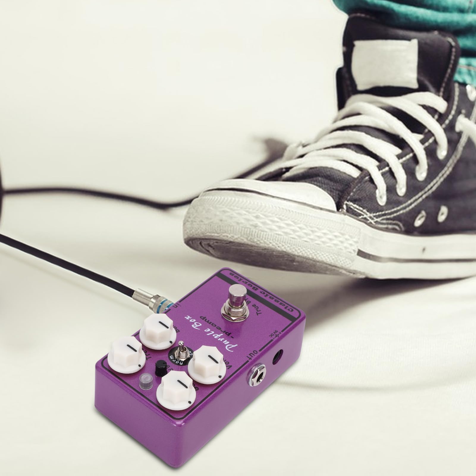 Btuty Pedale Effetti per Chitarra Purple Box, Compressore Boost Preamplificatore Overdrive con Boost Pulito da 30 DB Ed Equalizzatore a Doppia Banda, per Chitarristi Elettrici