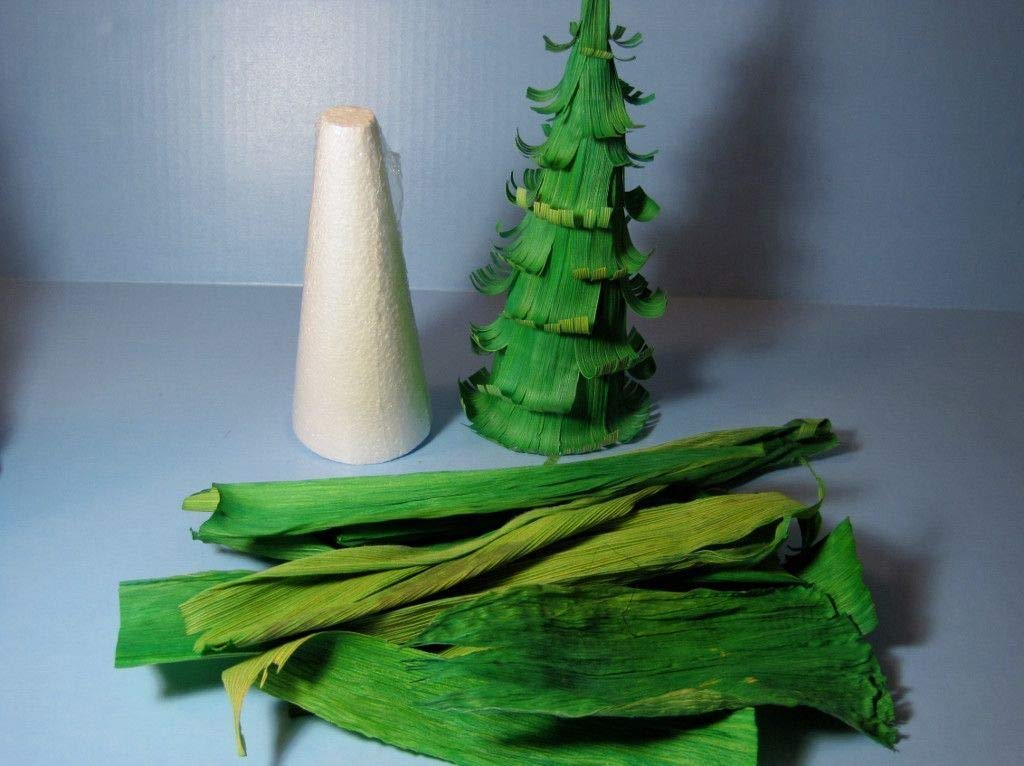 2 pound bag Dried Corn Husk Wrappers- Used for Tamales or steaming other foods- Also great for crafts- Country Creek LLC.