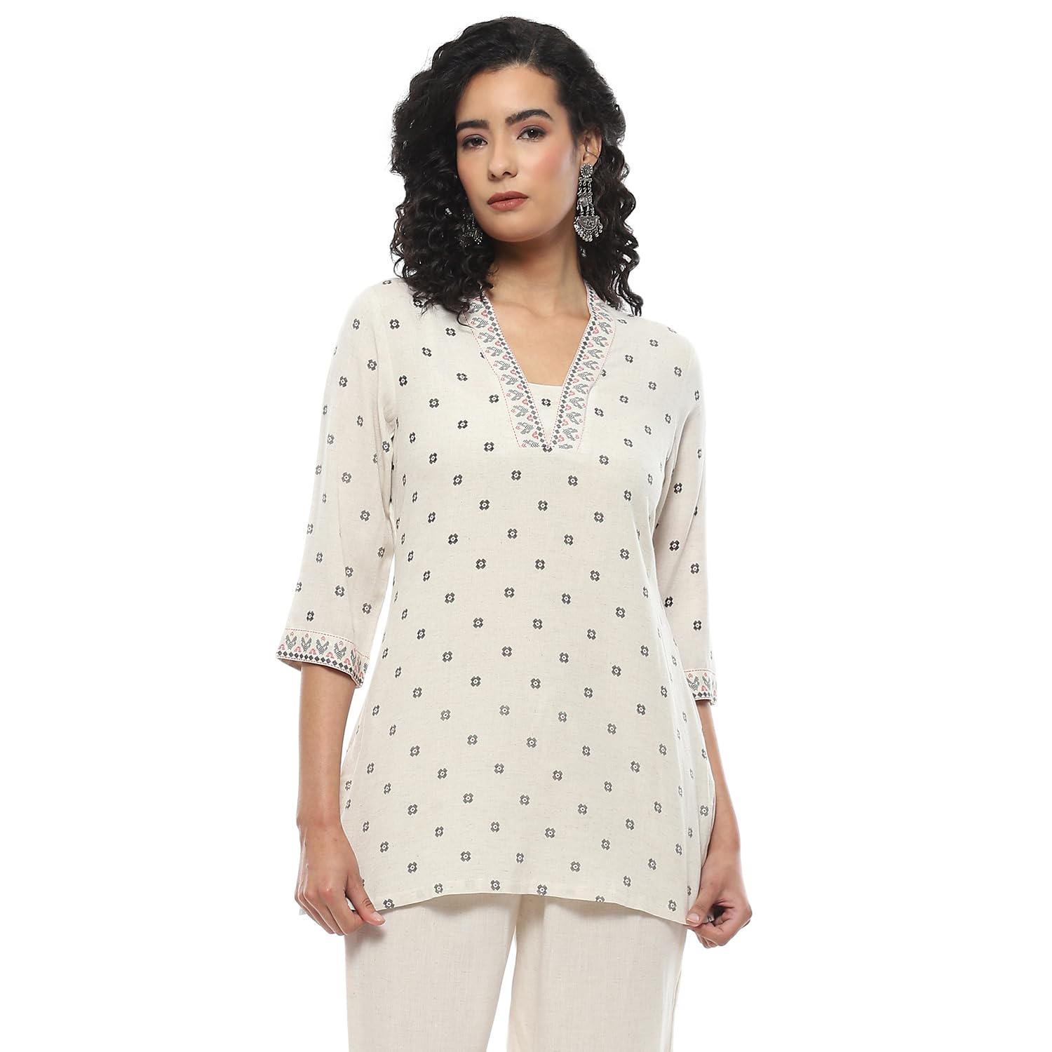 Rangriti Off-White Geometric Printed Straight Indie Top for Women in white