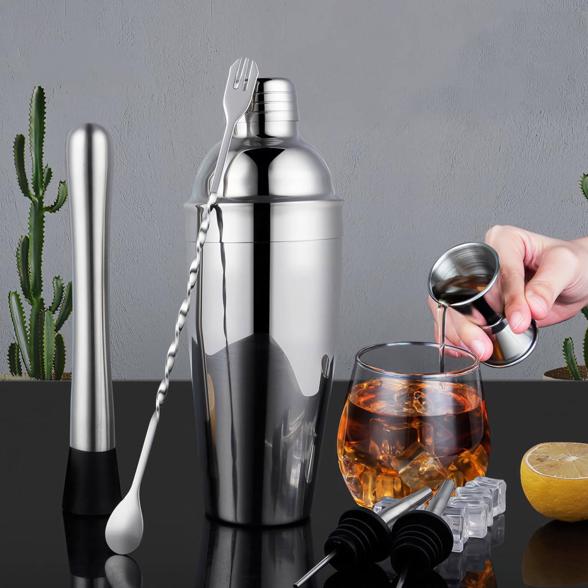 6 sets de cóctel premium de LiangYuanZen, una coctelera de 750 ml, un vaso medidor doble, 2 crunker, una cuchara y un stasipunk.