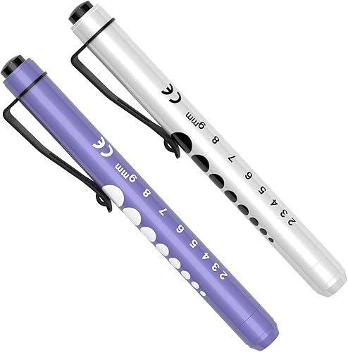 RISEMART Luces para bolígrafos para enfermeras, paquete de 2 luces médicas reutilizables con medidor de pupila y regla, luz blanca LED para