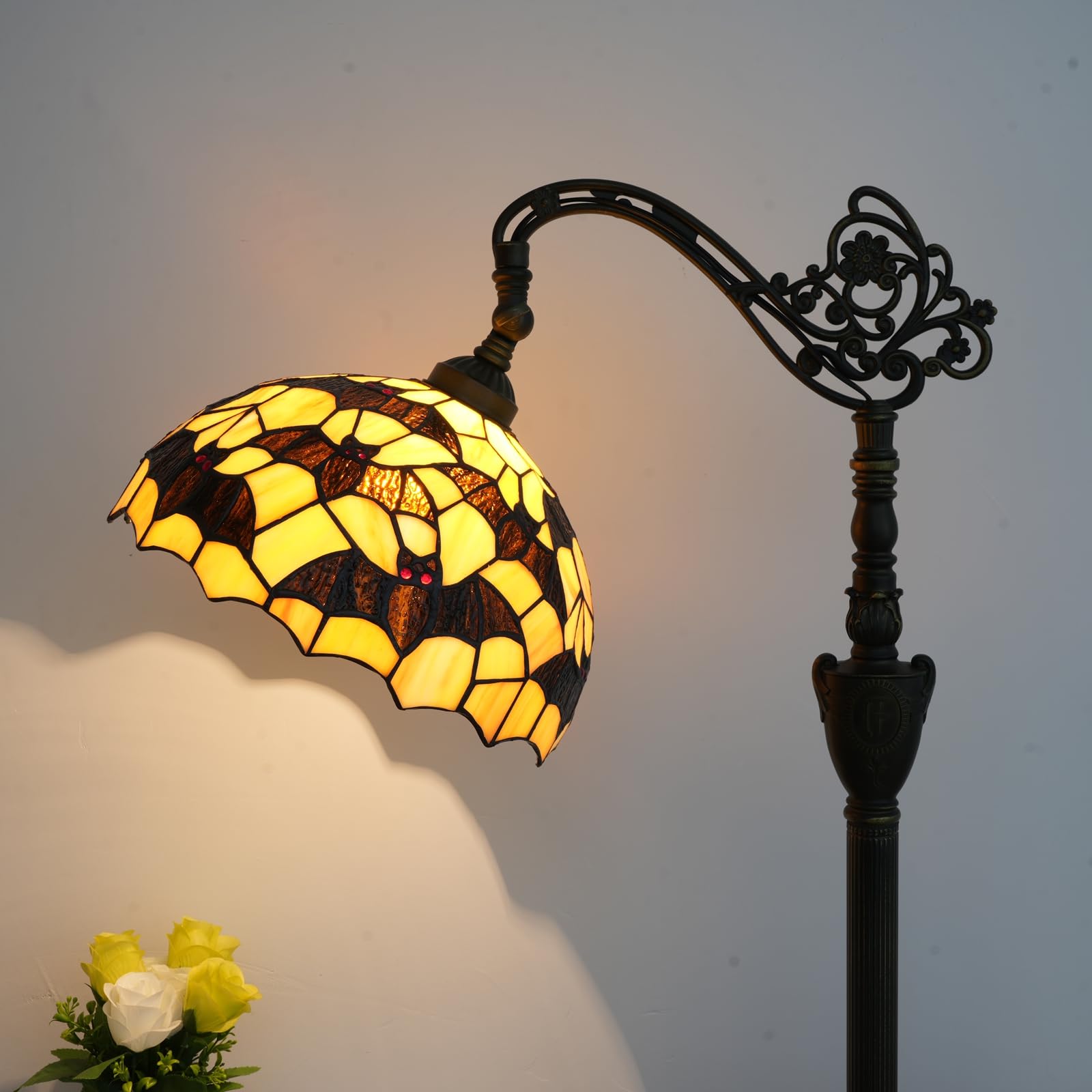 Lampa podłogowa Tiffany Czarne nietoperze Witrażowa lampa podłogowa do czytania z regulowanym kloszem Narożna lampa stojąca w stylu Tiffany do sypialni Salon Biuro