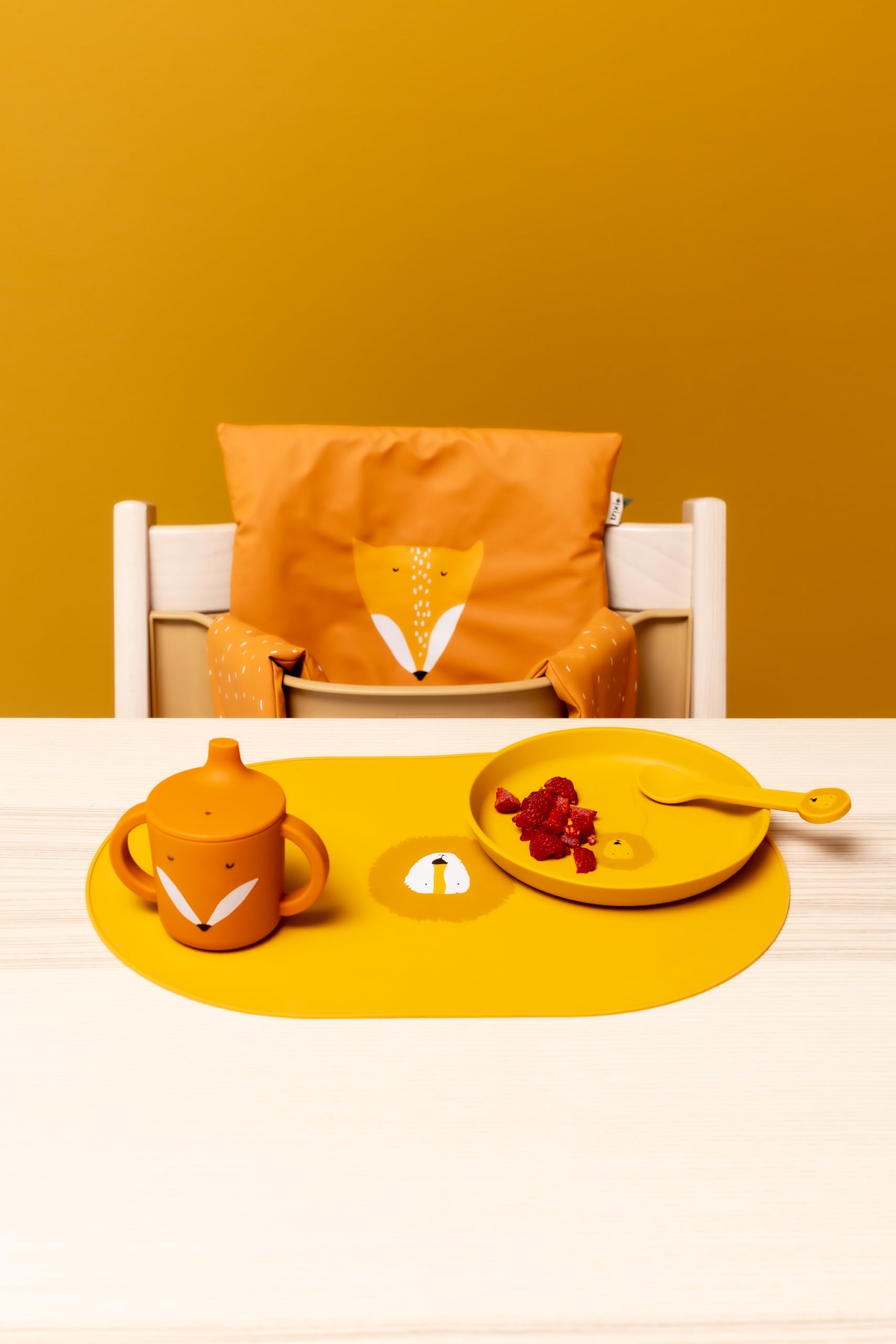 Trixie Bunte Silikon-Löffel mit Gesicht für Kinder, 2er-Set, Edelstahl-Kern, Spülmaschinenfest, für Babys ab 4 Monaten, 14x3x2 cm, Essen und Motorik lernen (Mr. Lion)