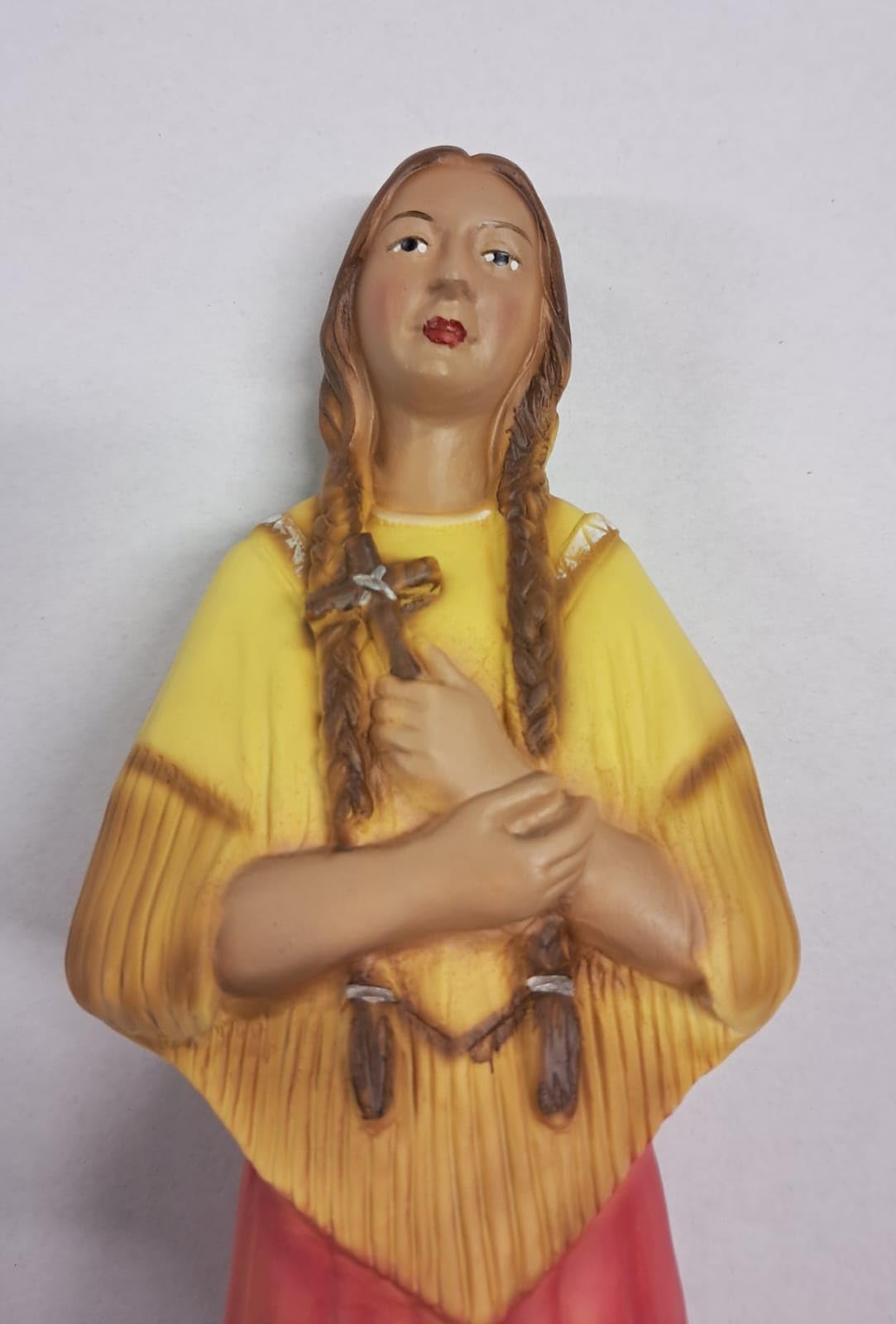 ArteSacraCaravaggio Statua di Santa Caterina Tekakwhita cm 30 (11,81 inches) in marmo resina piena decorata a mano di produzione artigianale italiana