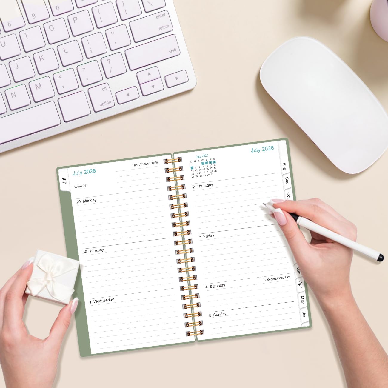 Taschenkalender 2025 - Planer 2025 von Januar 2025 - Dezember 2025, Planer 2025 mit 12 Reitern, Doppeldrahtbindung, Innentasche, 9,5 x 17,1 cm, Grün