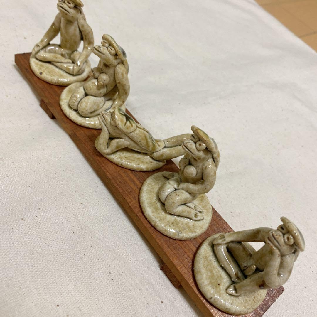 曼荼羅さま専用 河童の陶器置物 壺を抱える