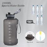 GEMFUL Bouteille d'eau de 2,2L/74oz avec poignée & Marquages temporels BPA Preuve gratuite demi Gallon bouteille de sport en plastique Jug pour la randonnée de gym & Formation Motivationnelle (Grey)