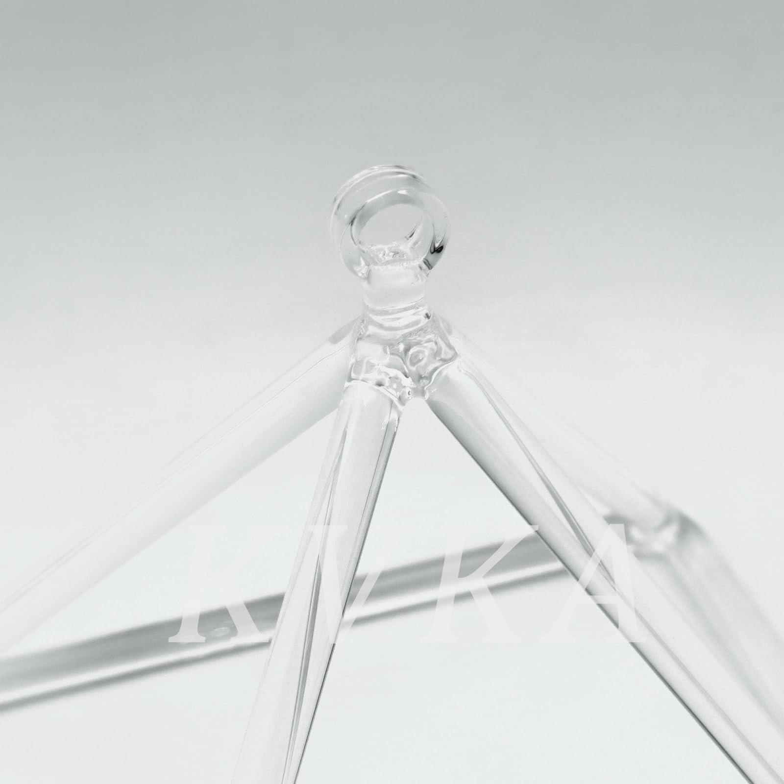 KVKA Przezroczysta kryształowa piramida śpiewająca z młotem i torbą – elegancka dekoracja do medytacji, jogi i domu (15 cm)