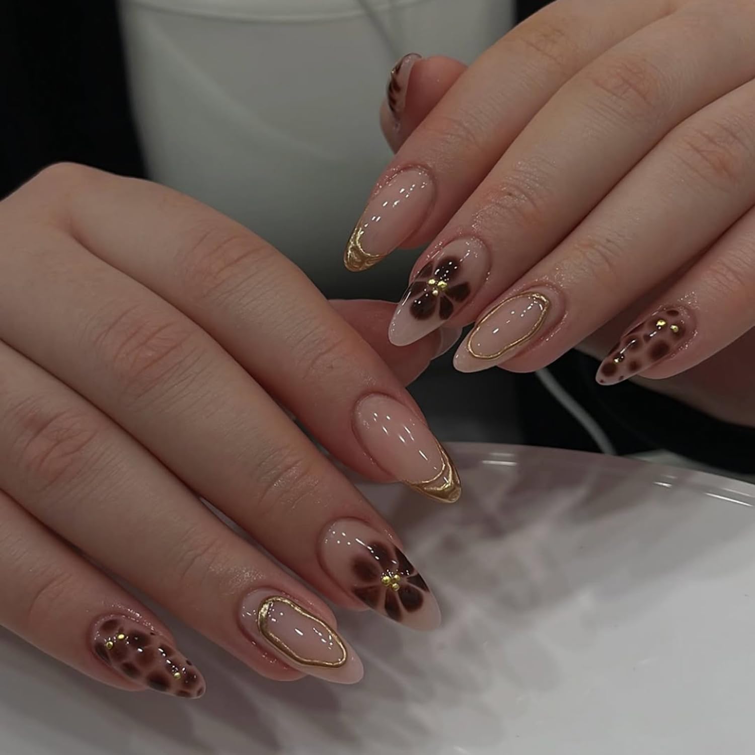 Flowers Press on Nails Short Almond Press on French Tip Fake Nails 3D Gold Chrome False Nails with Golden Pearls Designs Acrylic Nails Nude Artificial