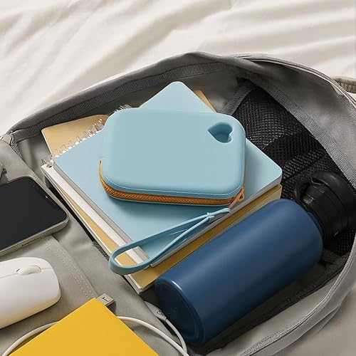 Miniatura 6 de Bolsa de almacenamiento de silicona en forma de corazón con asa, bolsa de viaje compacta para cosméticos, monedas y artículos esenciales (azul claro)