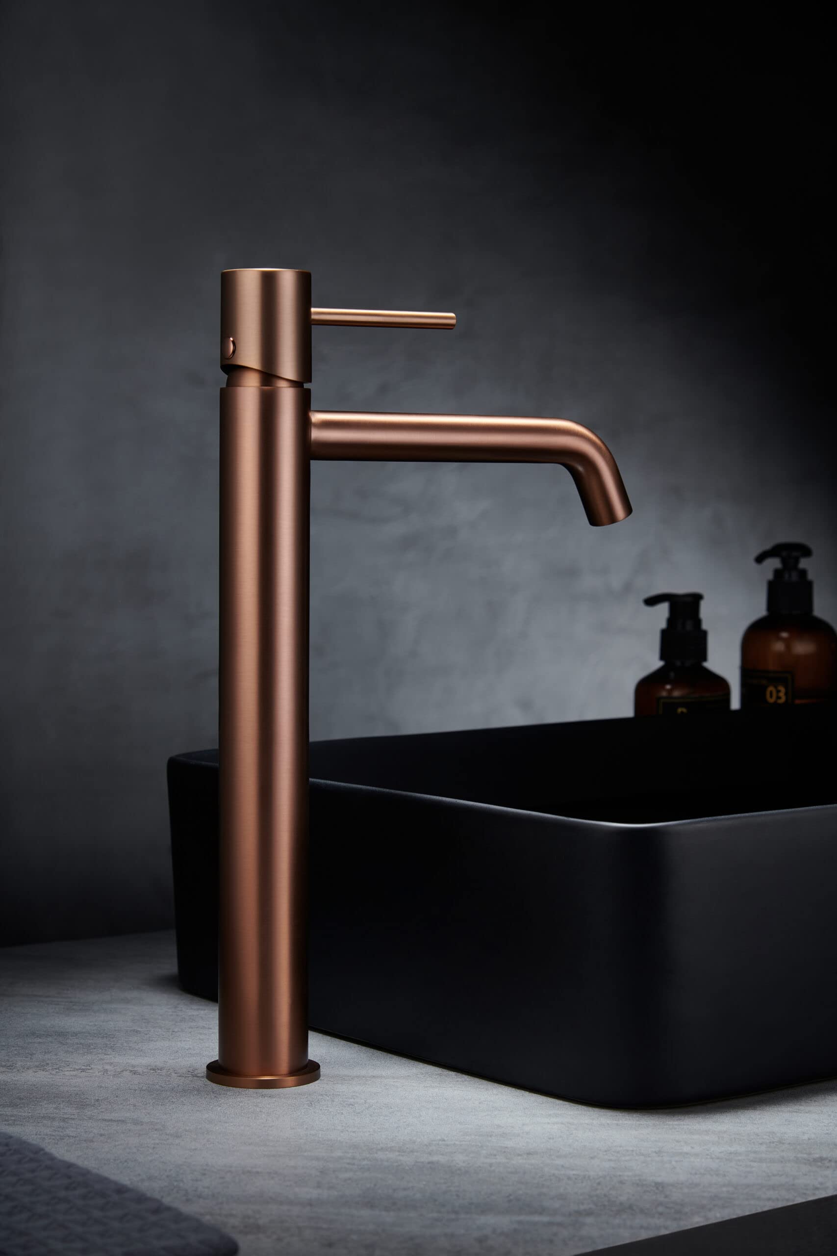 MICE - Grifo monomando de lavabo caño alto fabricado en latón - Griferia baño para lavabo MONZA - Oro Rosa Cepillado - BDM039-3ORC
