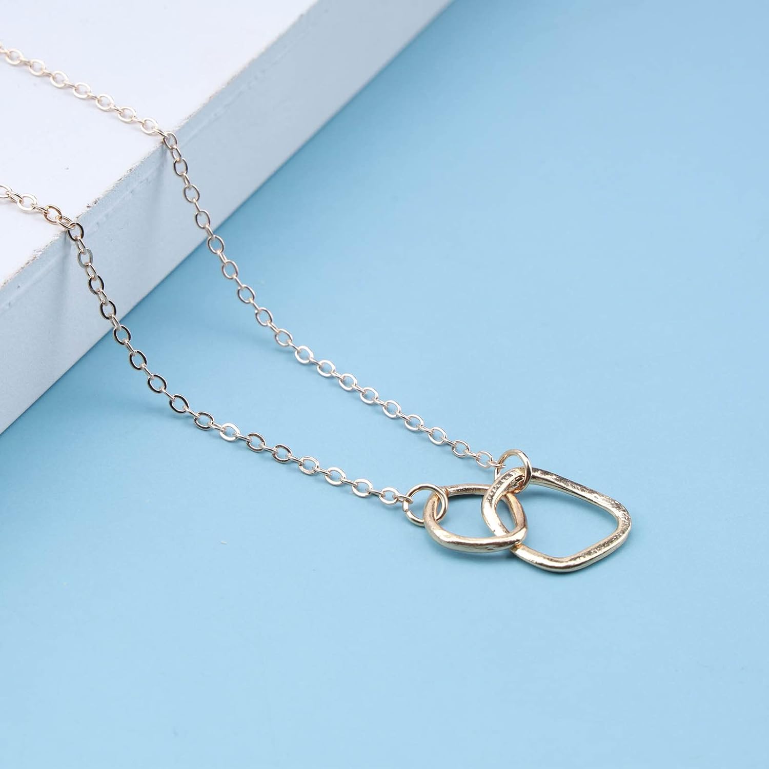 Andelaisi Boho Infinity Circle Necklace Gold Interlocking Circle Choker Necklace Vintage Circle Pendant Necklace Geometric Irregular Necklace Chain Jewelry for Women - Image 6