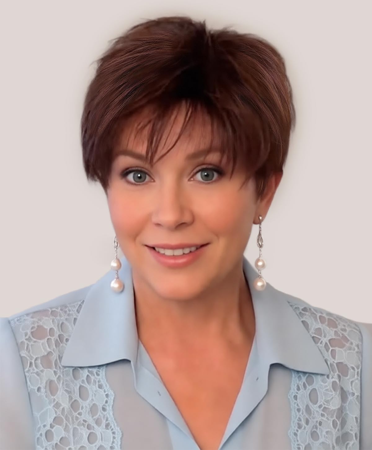 SEVENCOLORS Short Mixed Brown Wigs for White Women Natural Layered Straight Short Hair Wig Synthetic Pixie Cut Wigs with Bangs