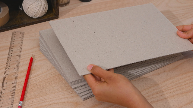 Papier Peint Fines Rayures Papier Kraft Gris Perle - Papercraft De Casadéco