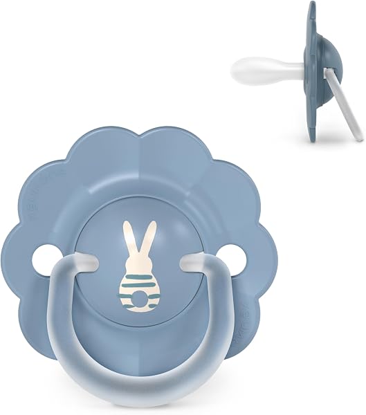 Suavinex, Sucette Bébé 6/18 Mois, Tétine Symétrique SX Pro en Silicone, Réversible, Plate et Flexible, Respecte le Développement Buccodentaire, Forme Ronde avec Anneau, Évite Irritations, Wonder Bleu - 1