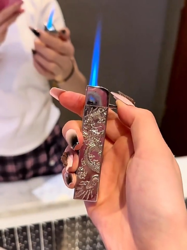 Encendedor de gas recargable de metal para cigarros miniatura 7