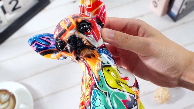 Estatua colorida de chihuahua estilo graffiti 24 cm altura miniatura 7
