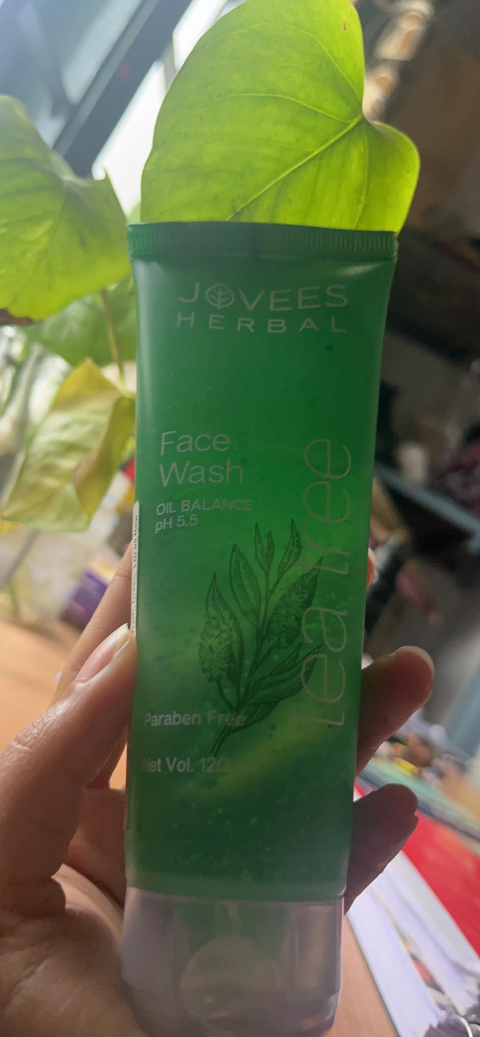 Jovees Herbal Neem Face Wash With Neem & Tea Tree Extracts For Oily