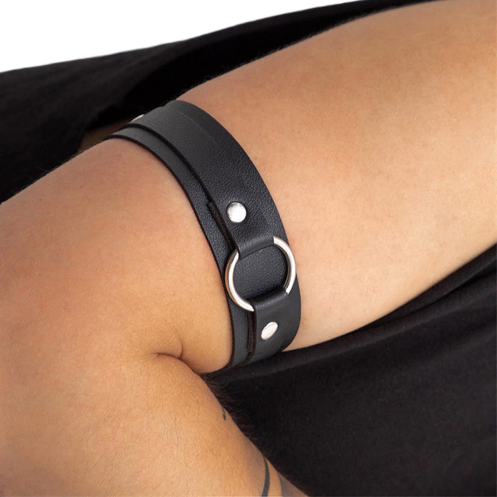 alloneslife Brazalete sentimental ancho ajustable de piel sintética negra para hombre, joyería medieval de Halloween, brazalete gótico para hombre, accesorio de Halloween