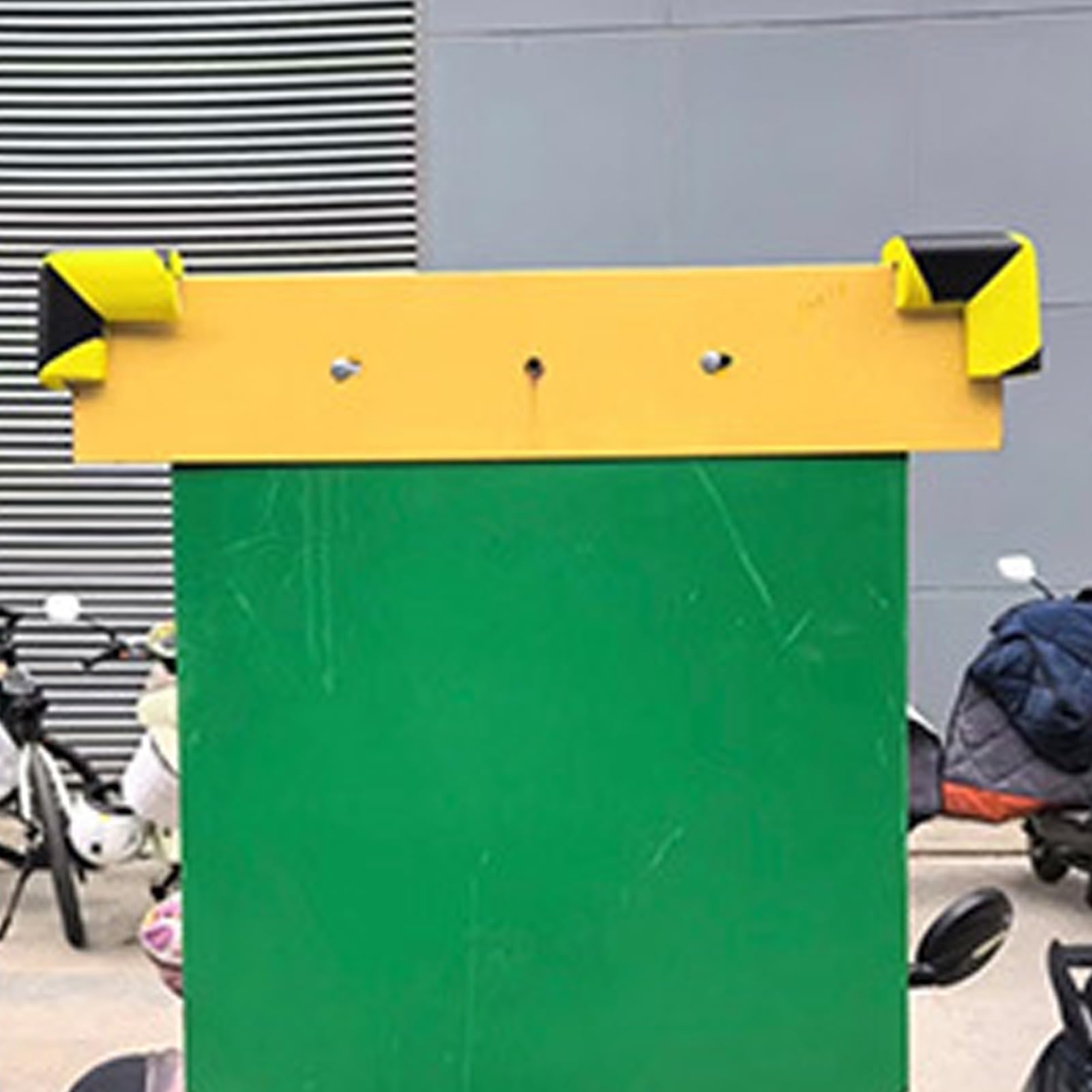 Protezioni Angolari In Schiuma, Protezioni Per Bordi Autoadesive In Gomma | Paracolpi Di Sicurezza Ad Alta Visibilità A Strisce Gialle E Nere Per Mobili, Pareti E Attrezzature(L-Shaped,100PCS)
