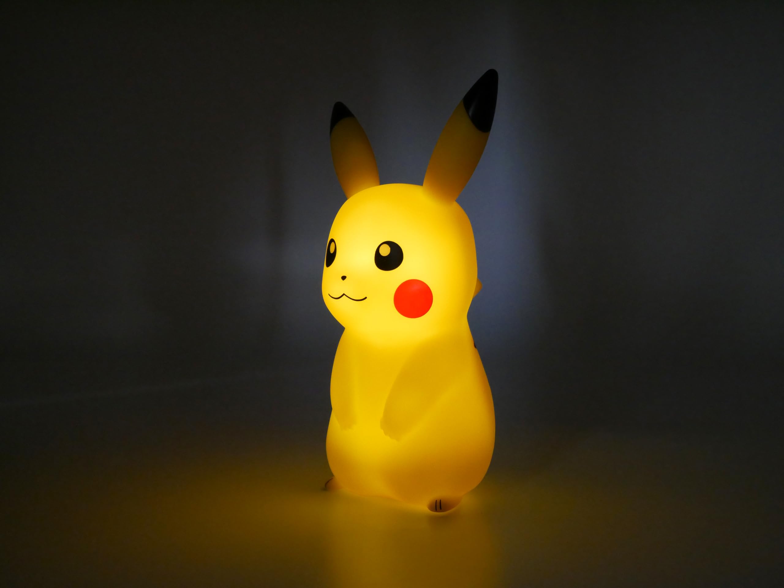 Amazon.co.jp: ピカチュウ ライトアップフィギュア 15cm : ホーム