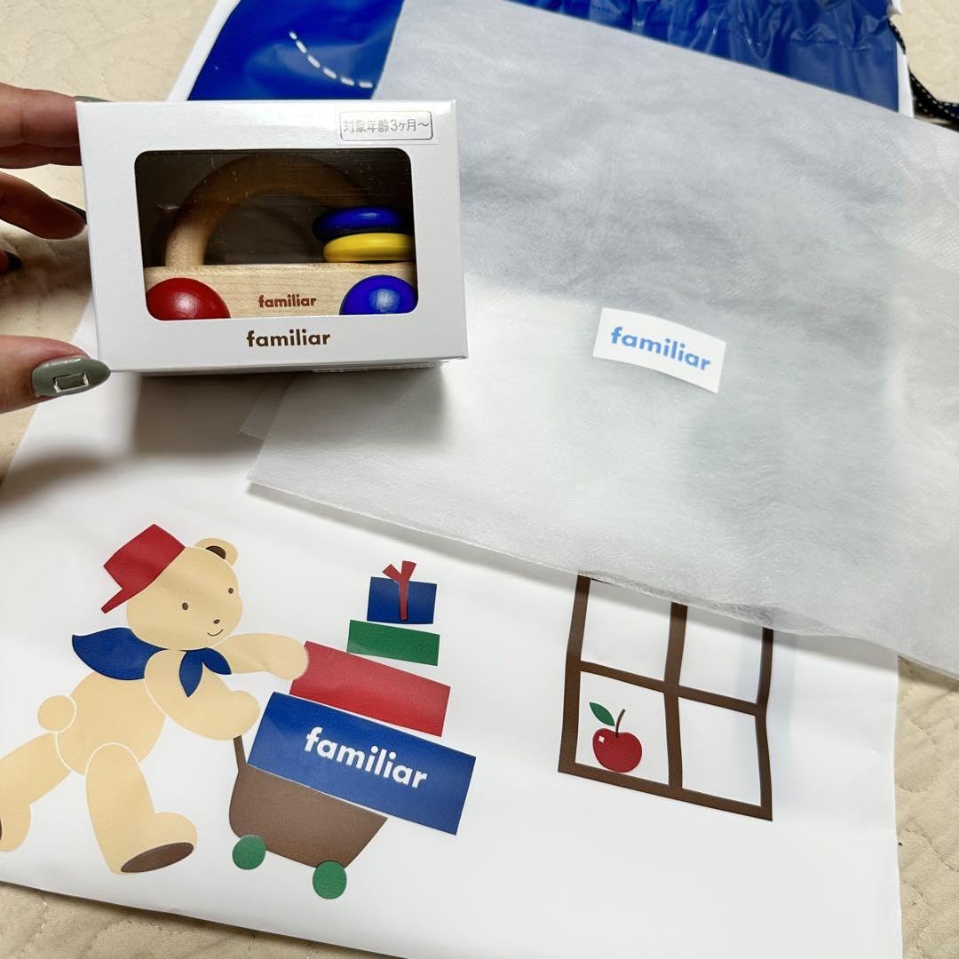 Amazon | 袋付き ファミリア 木製ラトル 車のおもちゃ ホビー グッズ