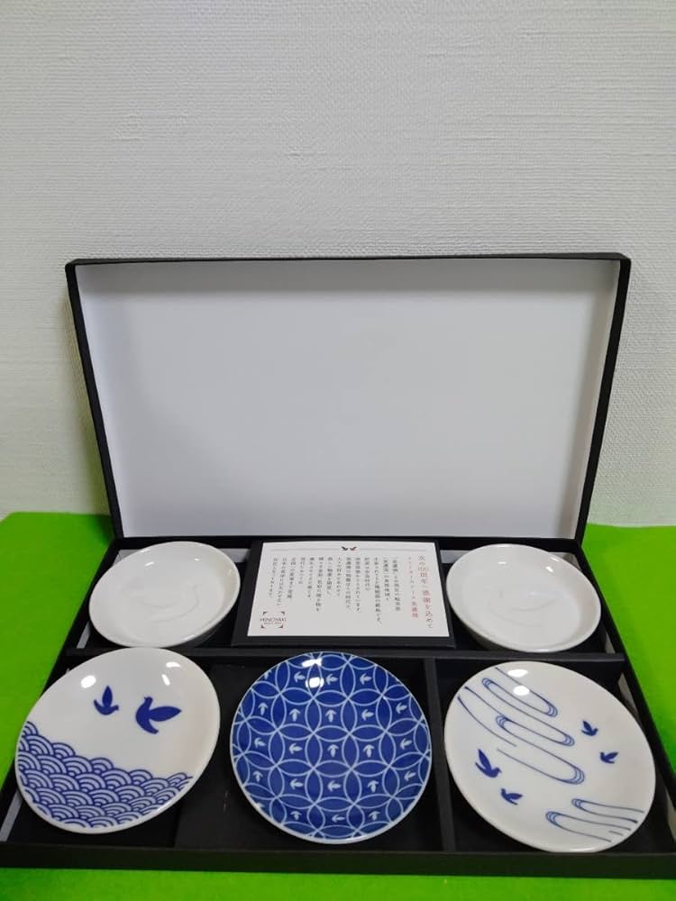 【イトーヨーカドー100周年】陶器製食器セット 5枚 美濃焼 限定品 Amazon.co.jp: イトーヨーカドー 101周年 大謝恩様 美濃焼 小皿