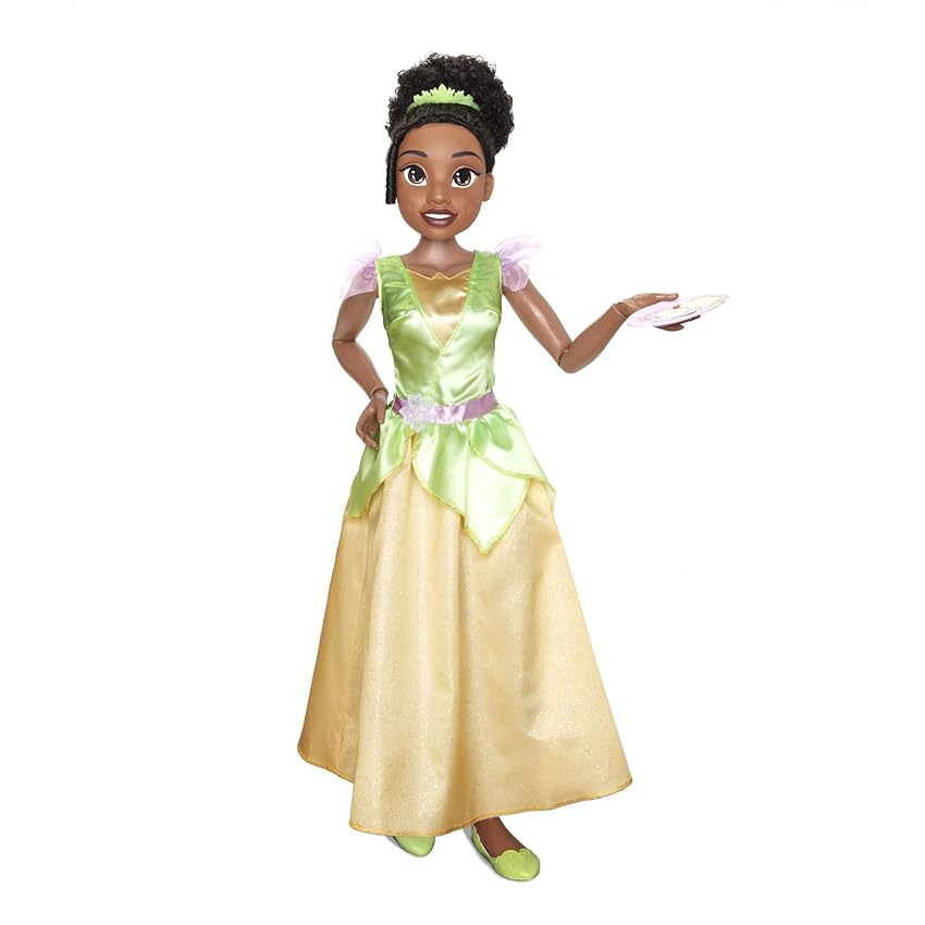 Disney Princess bambola Playdate alta 80 cm di Tiana articolata con accessori. La tua nuova amica alta come te, con cui vivere splendide avventure! Dai 3 anni in su.