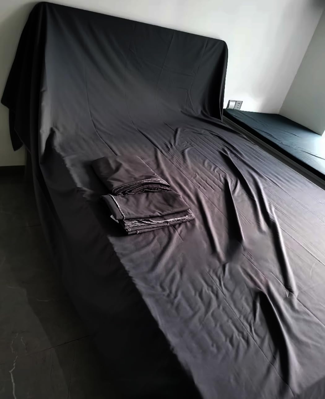 Indoor Furniture Dust Cover – Protective Dustproof Covers for Tables, Chairs & Large Sofas, Includes Mattress Protectors and TV Sofa Cover (Black,137x157inch)