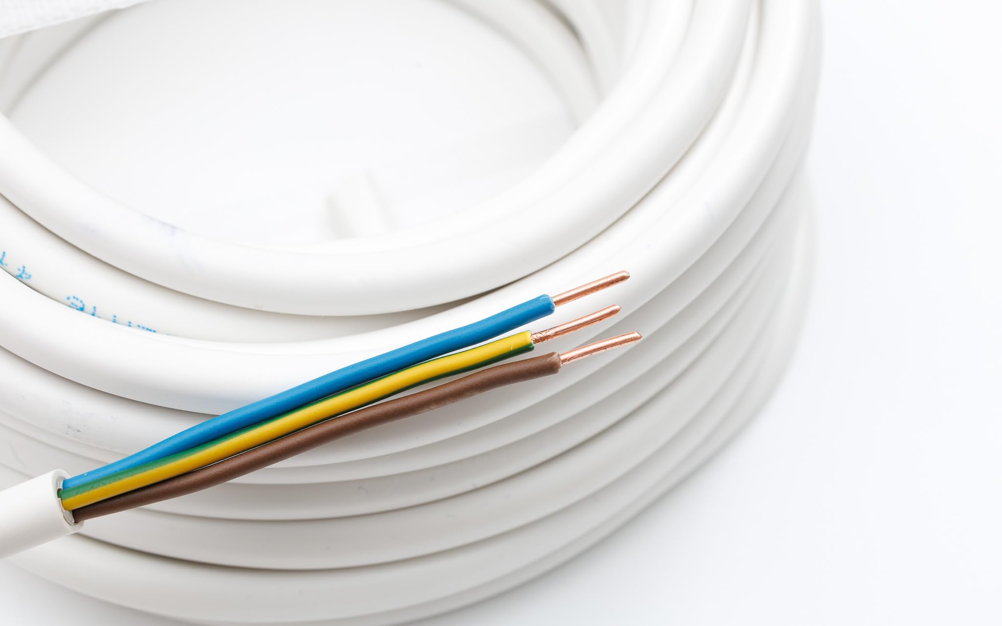 Hochleistungs-Stromkabel NYM-J, 3 x 1.5 mm² - Robust, Flexibel, Sicherheitsgeprüft, Energiesparend, Langlebig (5 m)