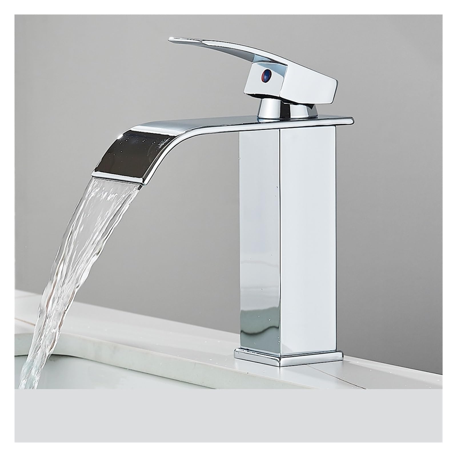 Mitigeur lavabo cascade pour transformer votre salle de bain moderne