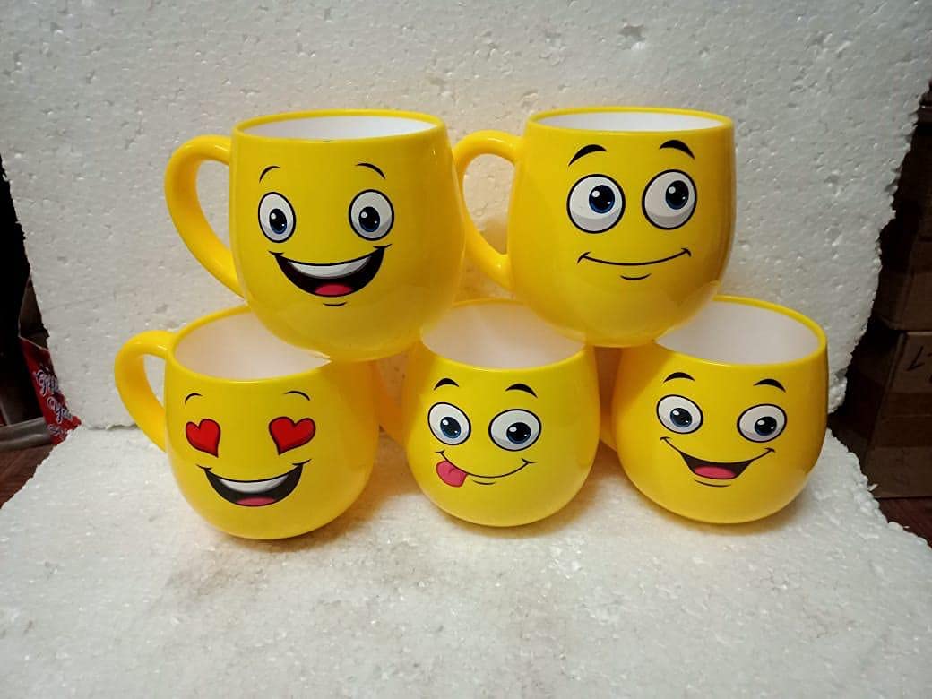PYXISPYXIS® Plastic Smiley Face Cup Emoji Style Tea/Coffee Cup with Handle Ideal Best Gift for Friends, Family, Home, Office use, Kitchen Cup (Yellow - 1 Piece Random Design)