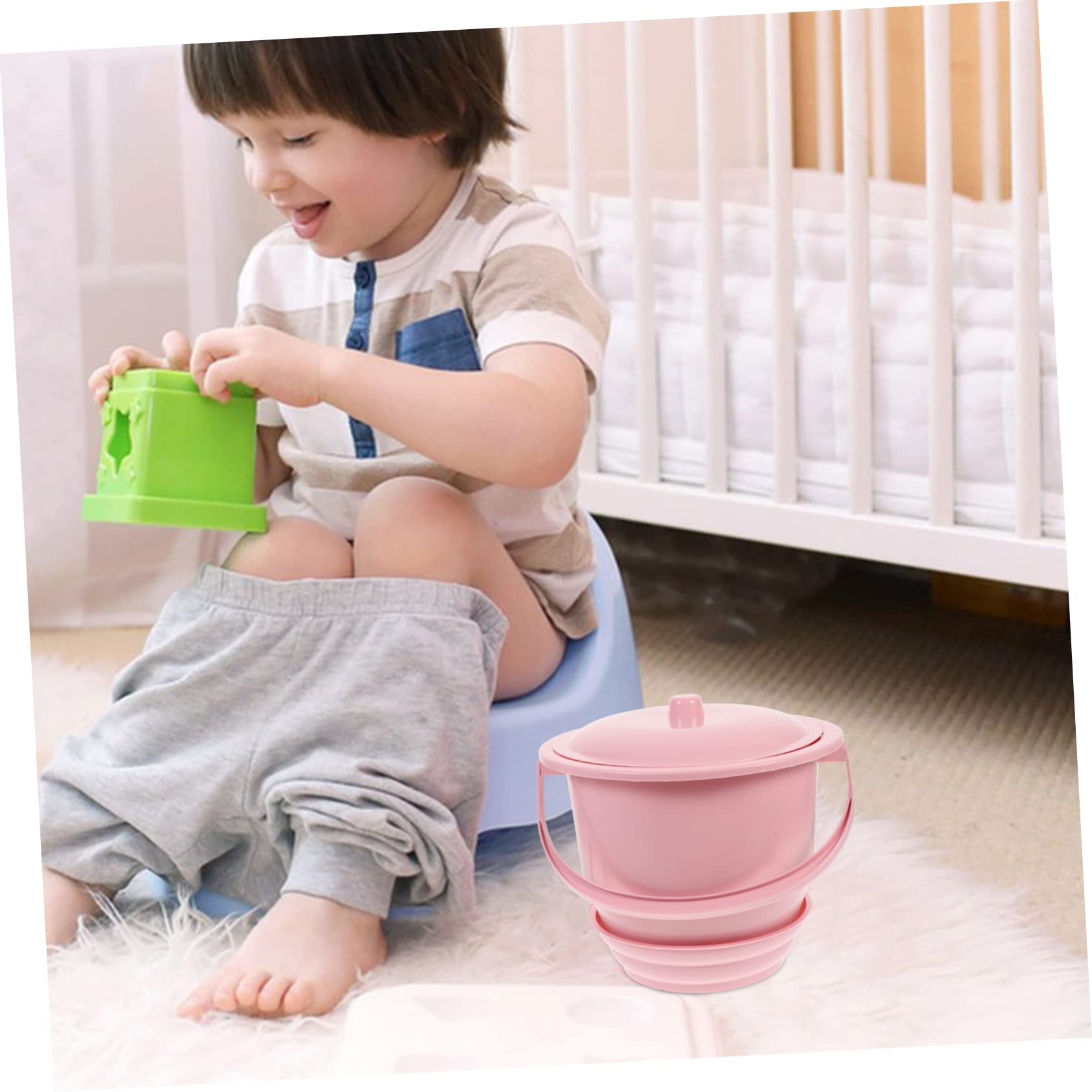 TOPBATHY Pot De Chambre avec Couvercle Seau À Urine Portable en Plastique Épais Crachoir Pratique pour Adultes Enfants Femmes Enceintes 9.65X9.65X8.66 Pouces