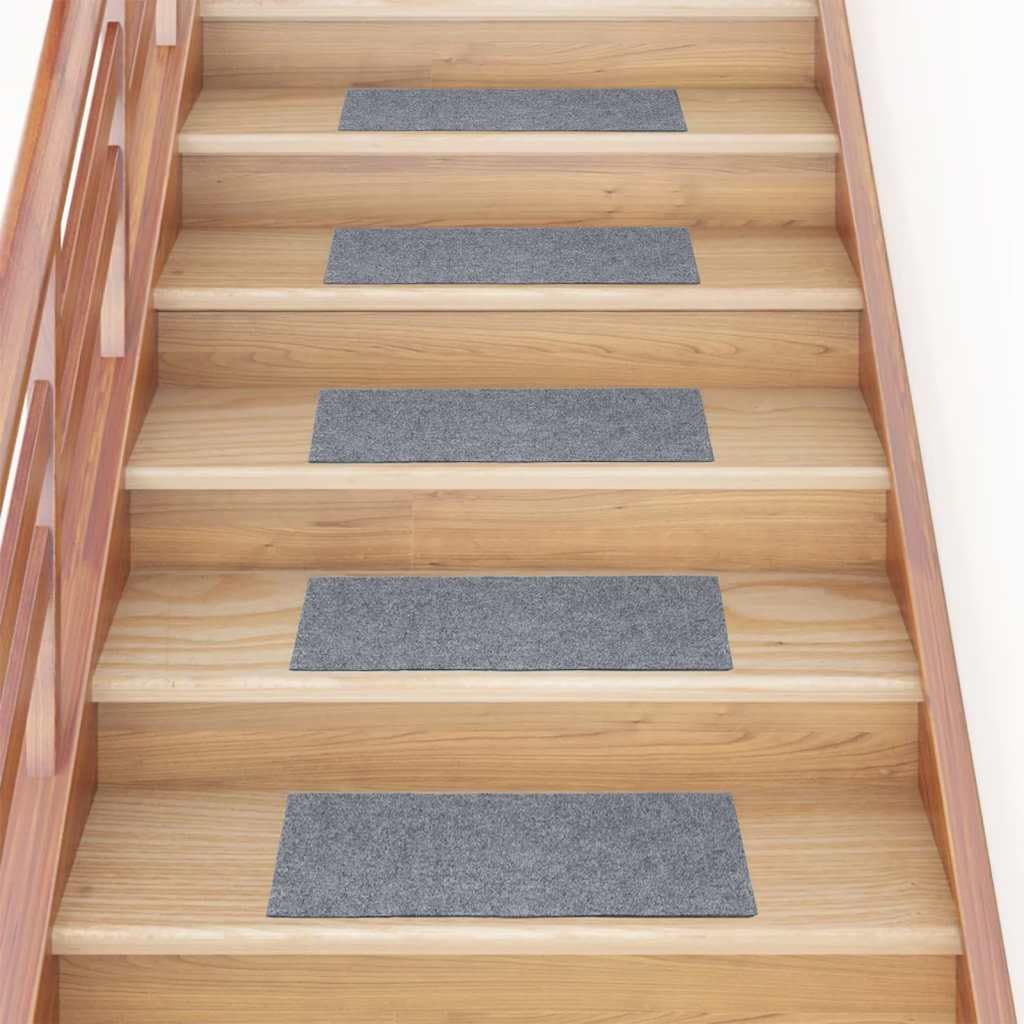 Tapis d'escalier lavable gris clair pour protéger les marches en bois