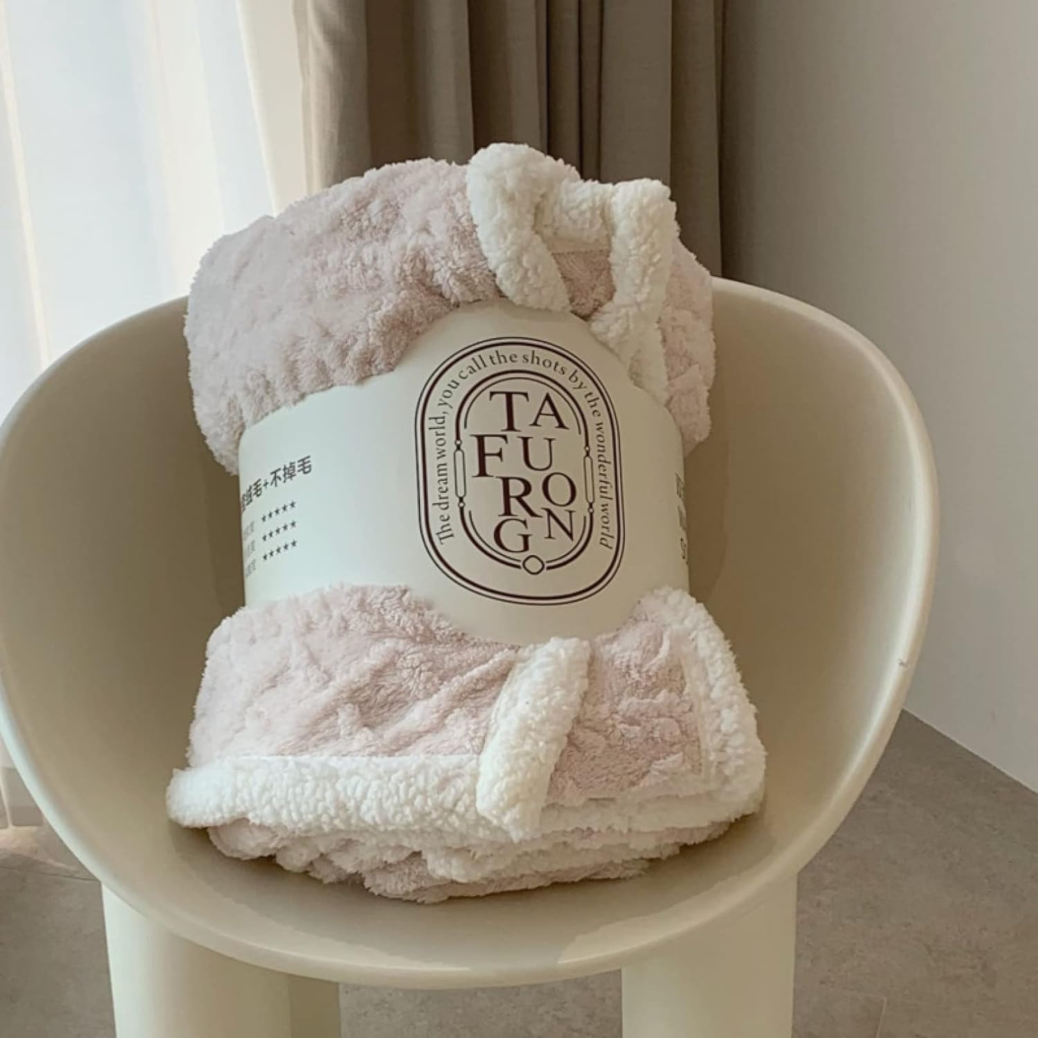 ヒョウ柄クッション 2つ 43㌢□ フェンディ レディ お好きな方に 秋冬