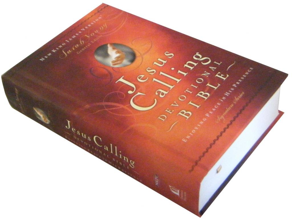 Jesus Calling Devotional Bible: New King James Version (Signature)