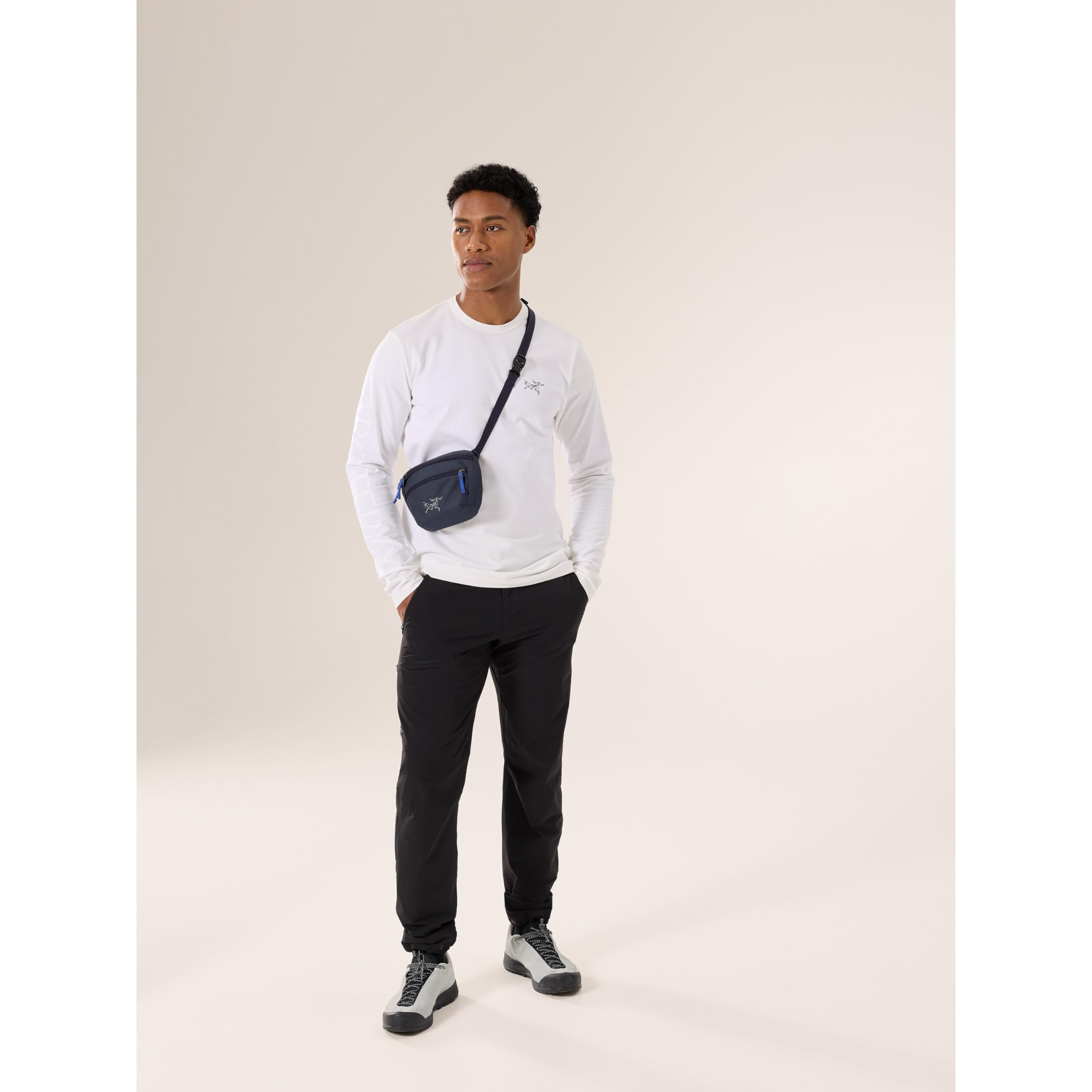 アーテリクス　マンティス1 ブラック✖️ネイビー Amazon.co.jp: ARC'TERYX(アークテリクス) Mantis 1 Waist Pack Black
