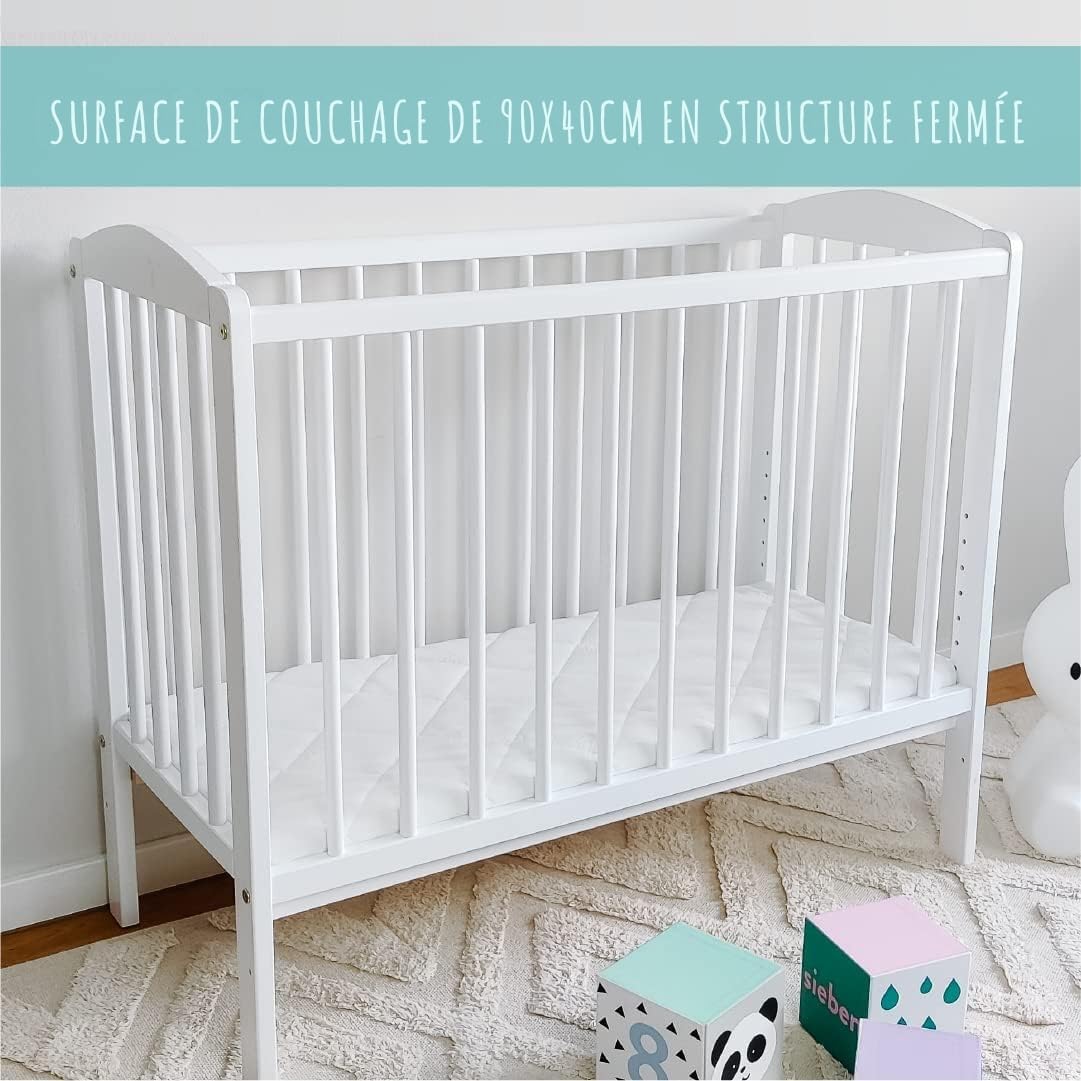 Lit d'appoint 90 x 40 cm avec Matelas, Transformable en 90 x 55 cm, Hauteur de Couchage réglable 9 Fois, utilisable comme transat pour bébé, en pin Massif Blanc