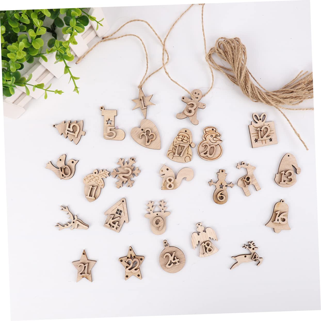 MAGICLULU 24pièces Calendrier De Bois Pendentifs Décoration Suspendue Pratique pour Placard Et Accueil Invités