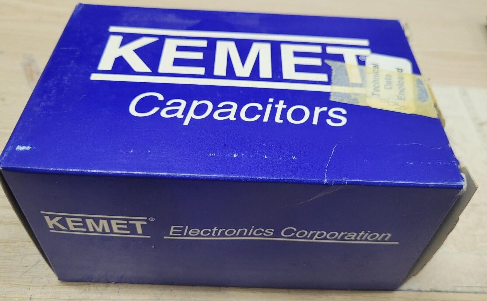 (1 PC) CKR11BX681KR KEMET Compatible with CAP CER AXIAL