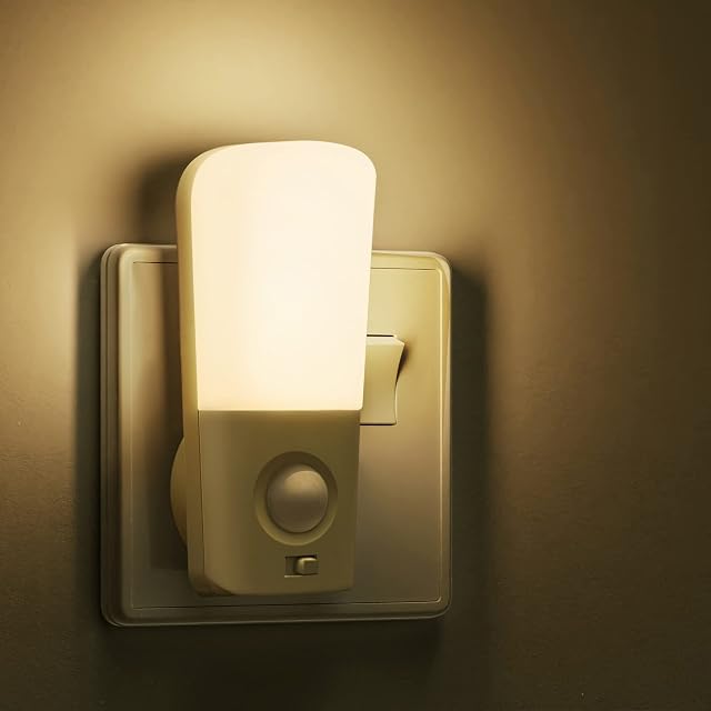 Motion Sensor Night Light[1 Pack], LOHAS Movement Sensor Night Light Plug in Wall, 1W, Warm White 3000K, 3 Modes LED Night Light for Children, Stairs, Bedroom, Hallway, Kitchen, Energy efficient