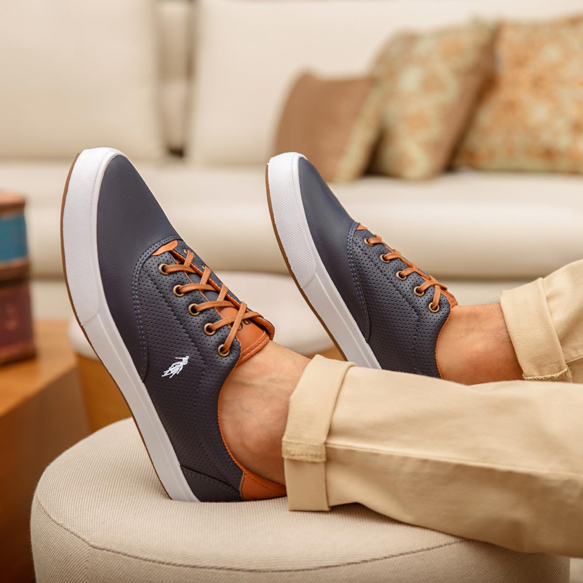 Kit 2 Tenis Masculino Polo Casual Sapatenis Dia a Dia em promoção! Veja a oferta e mais achadinhos de Tênis 2 Hoje é o melhor dia para comprar Kit 2 Tenis Masculino Polo Casual Sapatenis Dia a Dia com aquele preço maroto! Promoção! Aproveite a oferta! 2