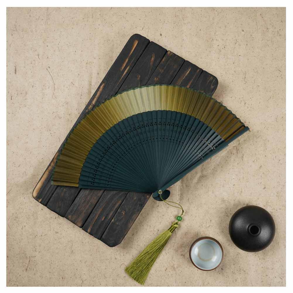 Seide Faltfächer Bambus Handfächer Chinesischer Vintage Stil taschenfächer Hohlem Bambus Skelettfächer Handheld Fan mit Quasten für Party Hochzeit Geschenk 21cm Grüner Farbverlauf 15#