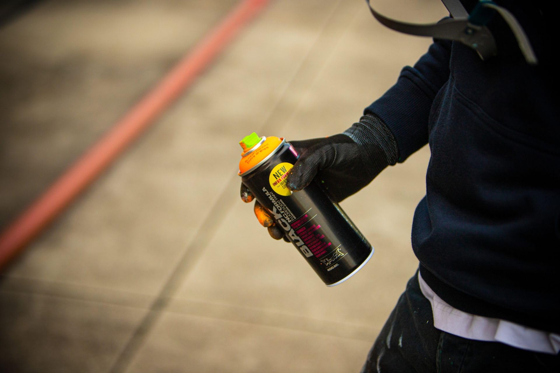 Montana Cans Black Infra Neon - Set di bombolette spray fluorescenti per graffiti, 400 ml, ad alta copertura, ad asciugatura rapida, set di colori neon per street art e fai da te, 6 x 400 ml