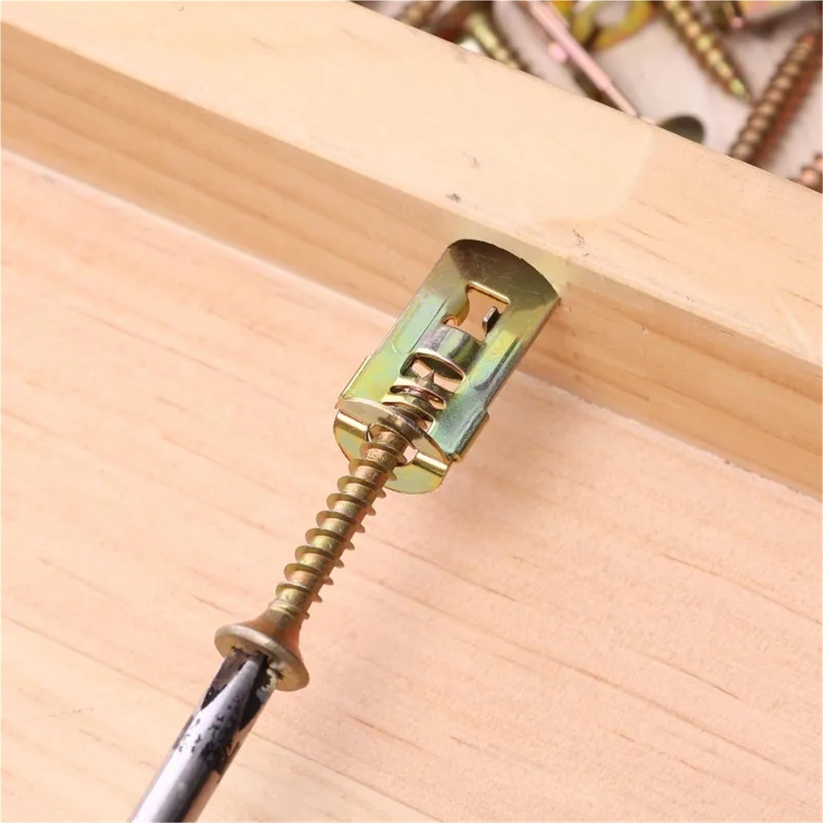 Hohlraum-Spreizdübel mit Selbstbohrfunktion, Selbstbohrende Ankerschrauben for Trockenbau-Gipskartonplatten(300 Sets)