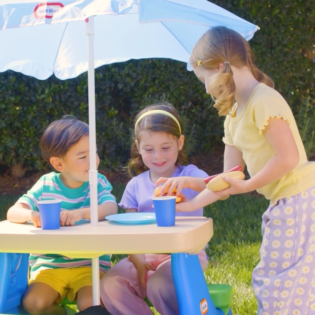リトルタイクス little tikes テーブル　椅子　セット Amazon.co.jp: リトルタイクス テーブル・チェアセット LITTLETIKES