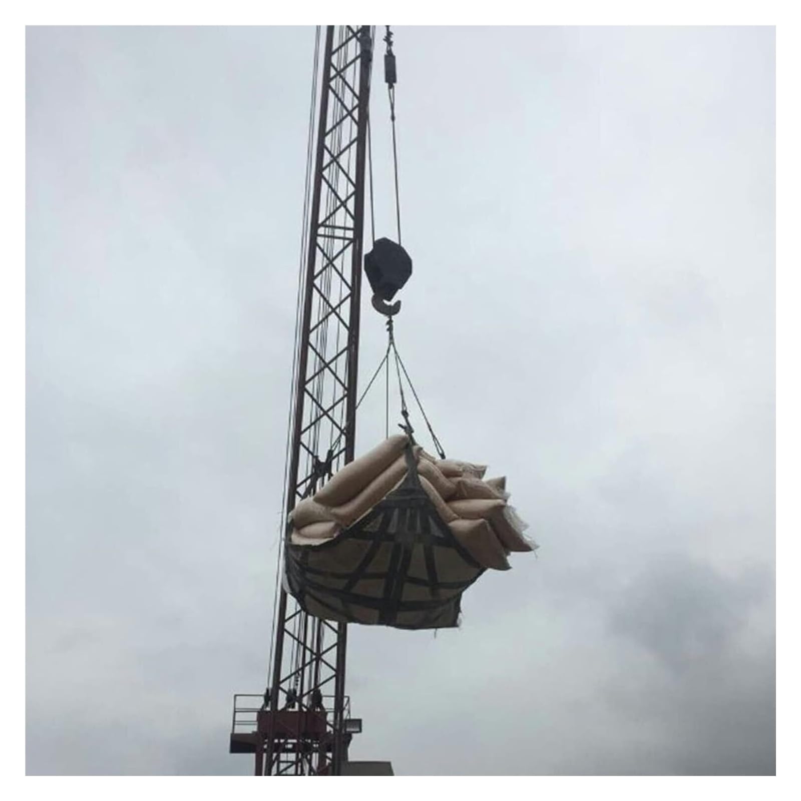 Rete di Sollevamento per carichi Pesanti 2x2 m - capacità di carico 2 tonnellate, Maglia Resistente, Soluzione di Sollevamento sicura per carichi Pesanti, imbracature, Borse Appendiabiti e t